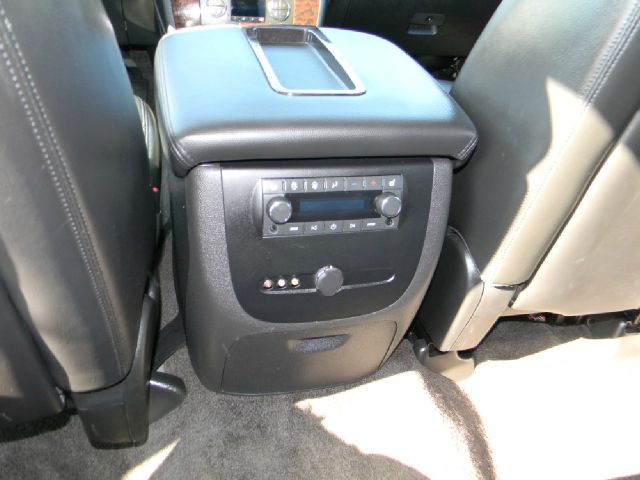 GMC Yukon Denali 2008 photo 43