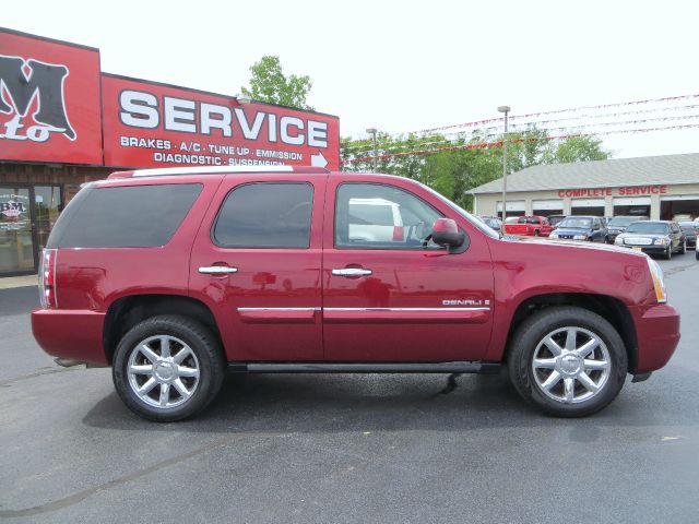 GMC Yukon Denali 2008 photo 2