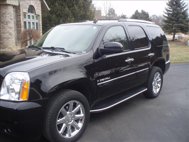 GMC Yukon Denali 2008 photo 1