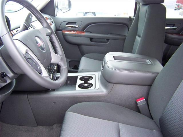 GMC Yukon Denali 2011 photo 5