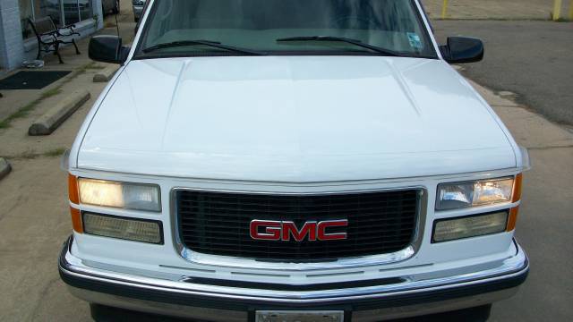 GMC Yukon XL 1998 photo 2