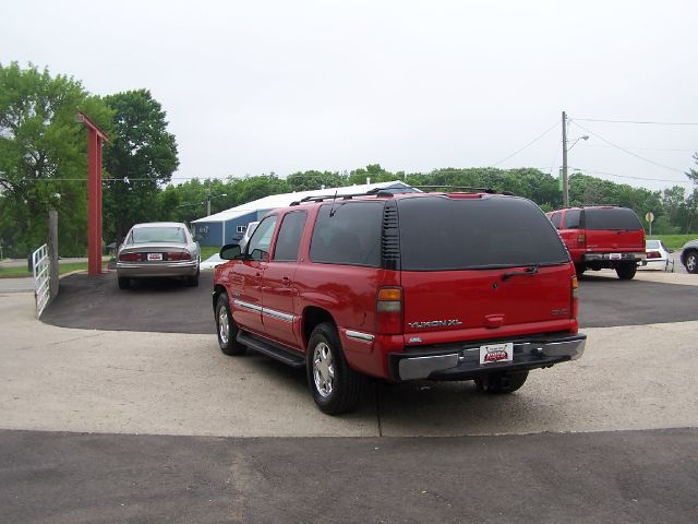 GMC Yukon XL 2000 photo 2