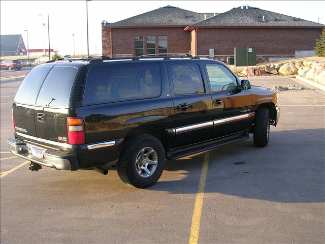 GMC Yukon XL 2000 photo 1