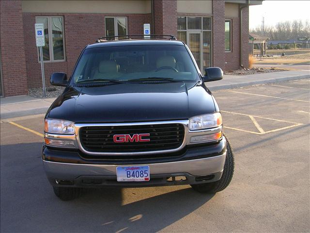 GMC Yukon XL 2000 photo 2