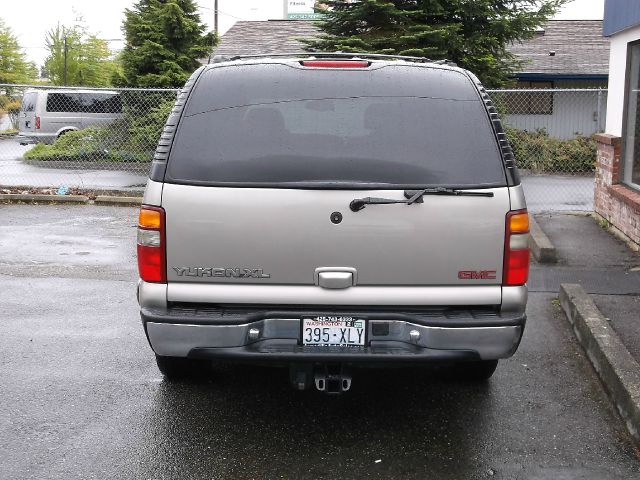 GMC Yukon XL 2000 photo 13