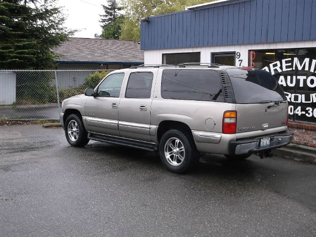 GMC Yukon XL 2000 photo 14