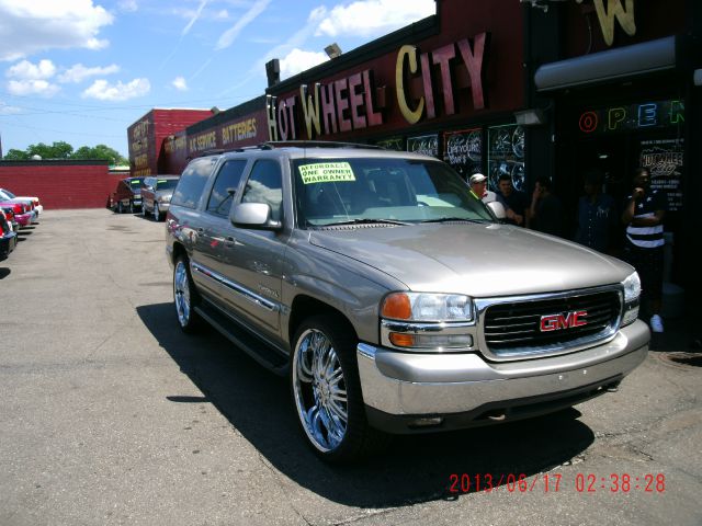 GMC Yukon XL 2000 photo 1