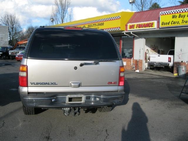 GMC Yukon XL 2000 photo 3