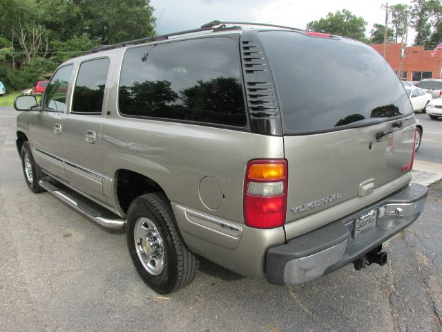 GMC Yukon XL 2000 photo 4