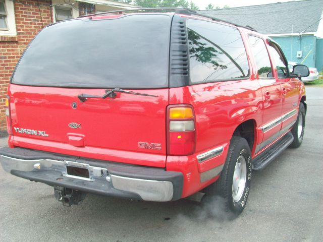 GMC Yukon XL 2000 photo 15