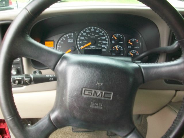 GMC Yukon XL 2000 photo 18