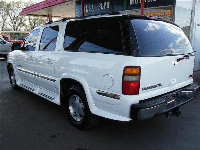 GMC Yukon XL 2000 photo 1