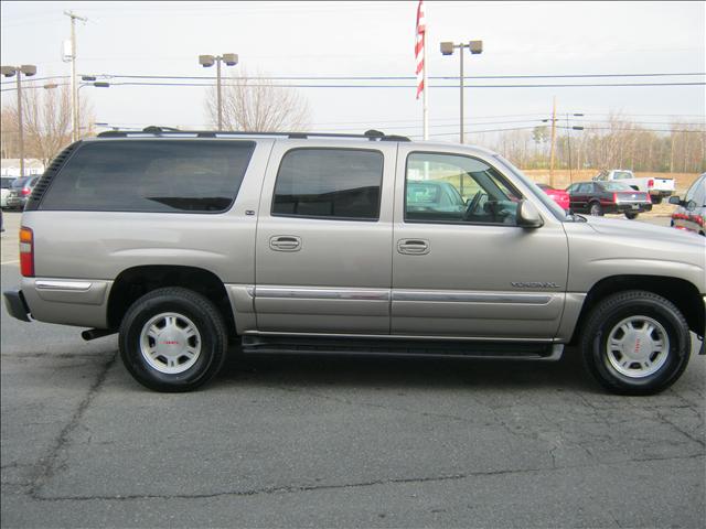 GMC Yukon XL 2001 photo 3