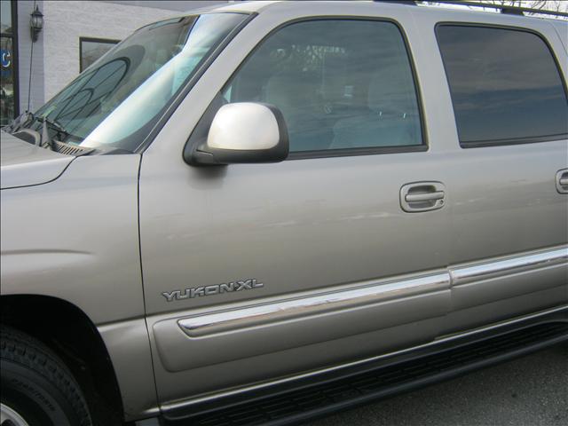 GMC Yukon XL 2001 photo 5