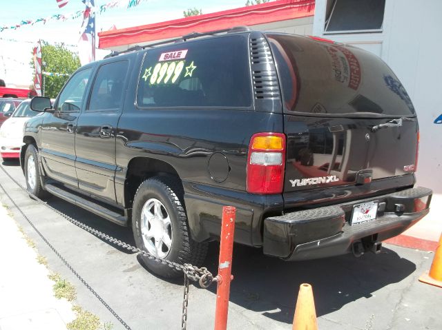 GMC Yukon XL 2001 photo 4