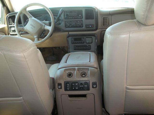 GMC Yukon XL 2001 photo 9