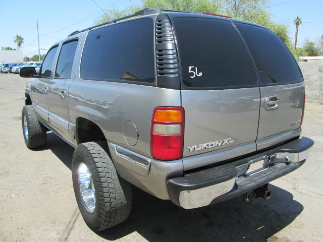 GMC Yukon XL 2001 photo 12