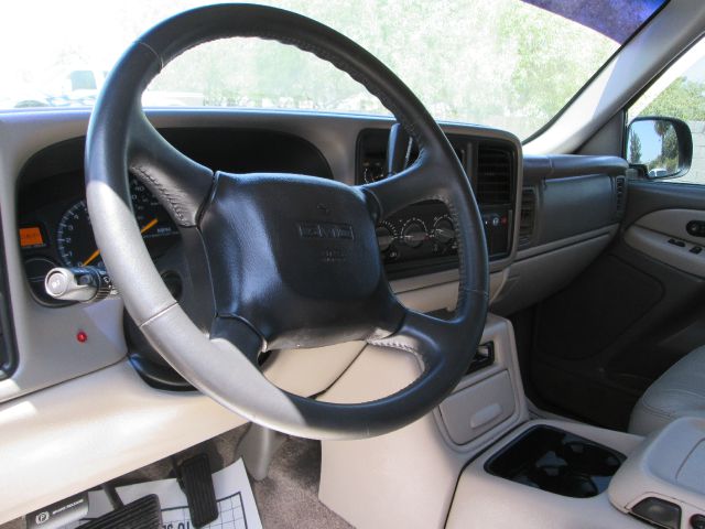 GMC Yukon XL 2001 photo 2