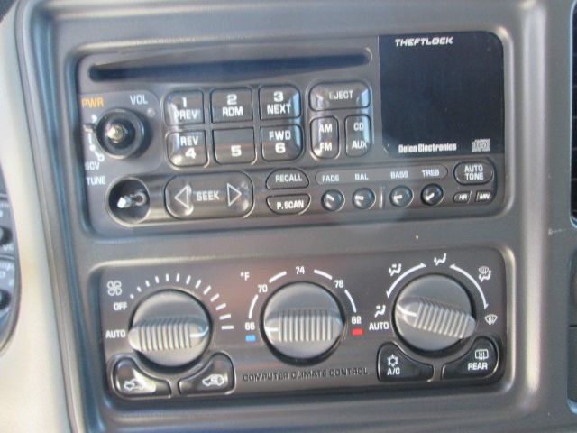 GMC Yukon XL 2001 photo 3