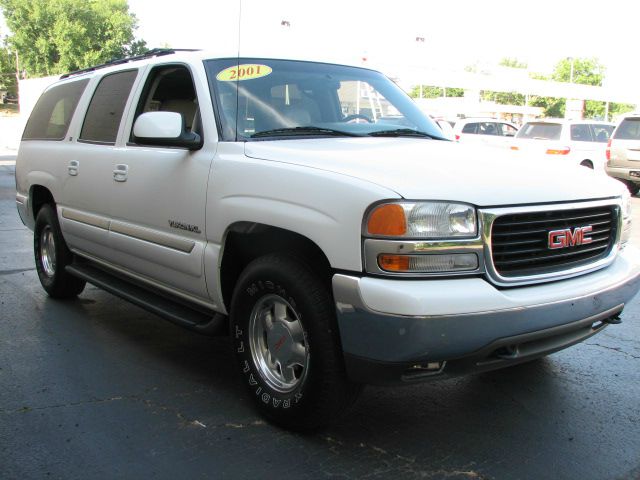 GMC Yukon XL 2001 photo 2