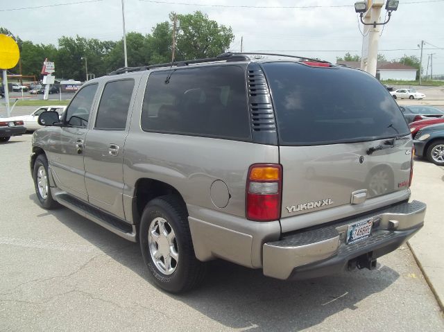 GMC Yukon XL 2001 photo 1