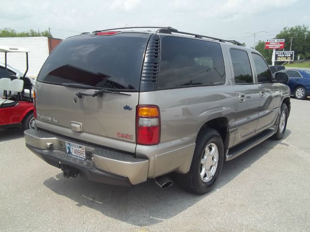 GMC Yukon XL 2001 photo 3