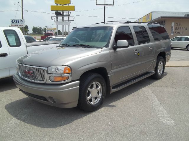 GMC Yukon XL 2001 photo 4