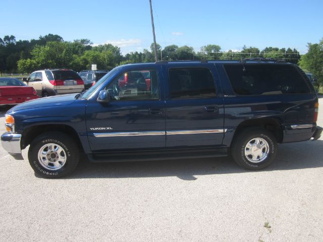 GMC Yukon XL 2001 photo 4