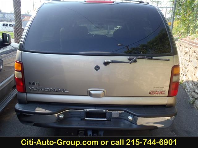 GMC Yukon XL 2001 photo 2