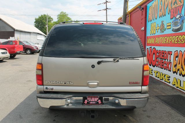 GMC Yukon XL 2001 photo 5