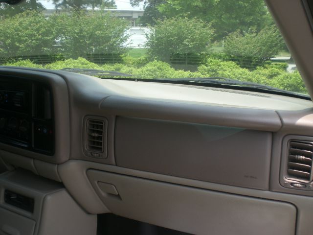 GMC Yukon XL 2001 photo 24