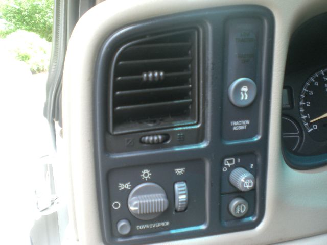 GMC Yukon XL 2001 photo 30