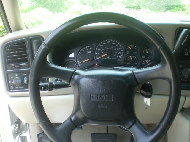 GMC Yukon XL 2001 photo 39