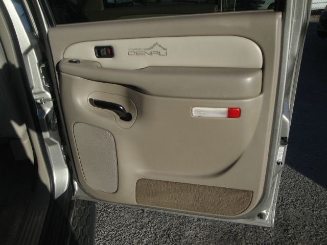 GMC Yukon XL 2001 photo 6