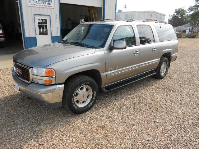 GMC Yukon XL 2001 photo 2