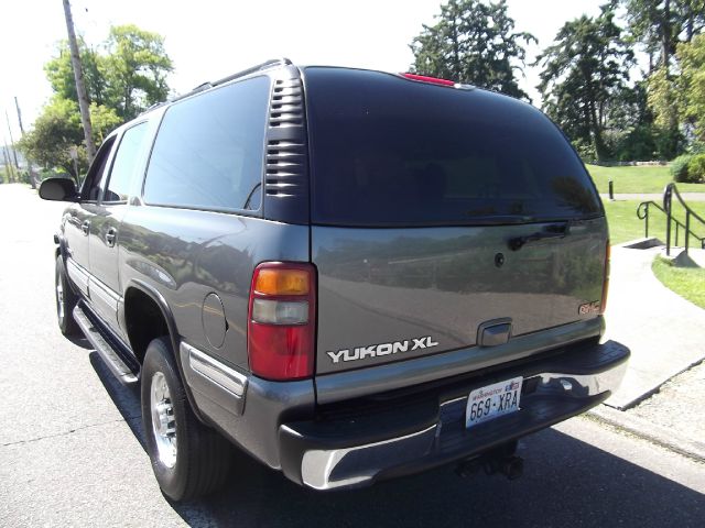 GMC Yukon XL 2001 photo 7