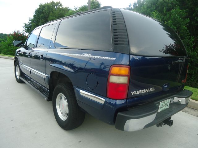 GMC Yukon XL 2001 photo 1