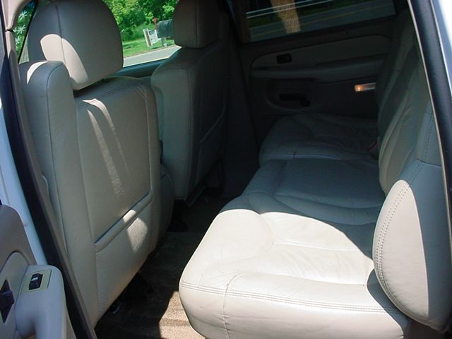 GMC Yukon XL 2001 photo 2