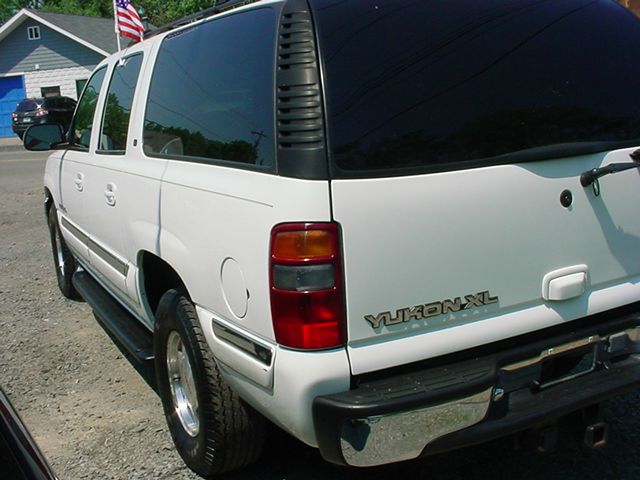 GMC Yukon XL 2001 photo 8