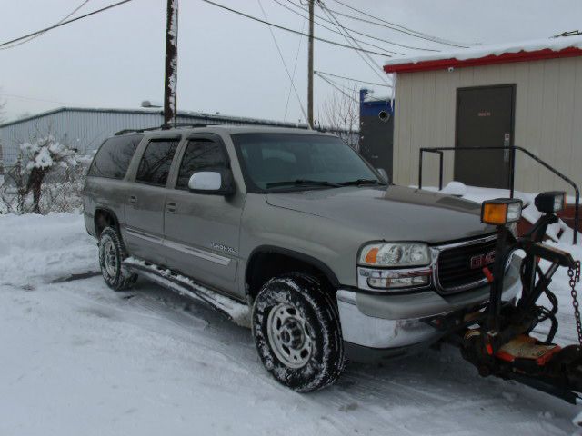 GMC Yukon XL 2002 photo 3