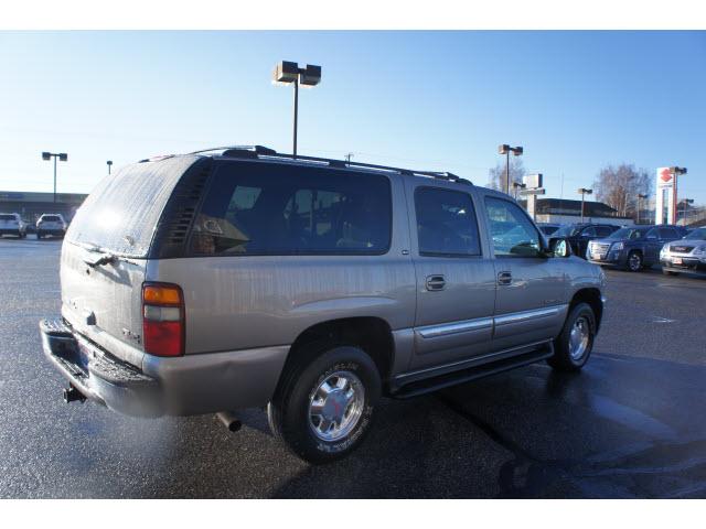 GMC Yukon XL 2002 photo 2