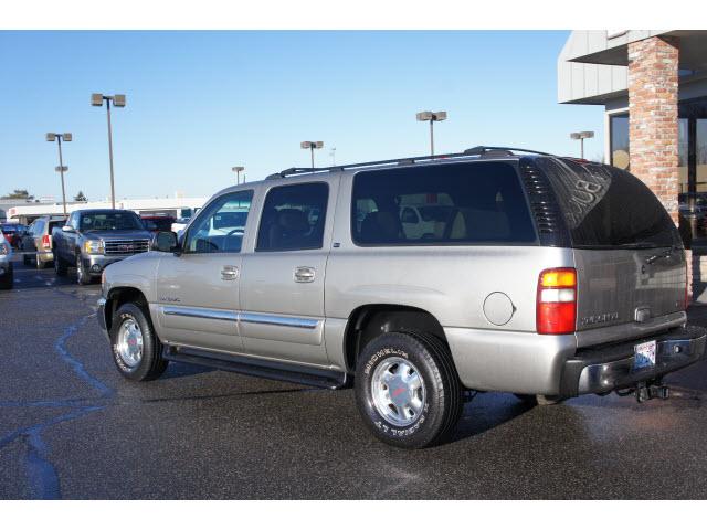 GMC Yukon XL 2002 photo 3