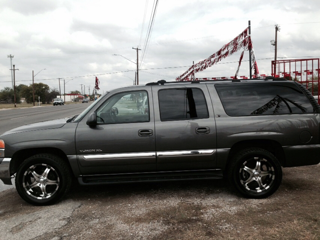 GMC Yukon XL 2002 photo 1