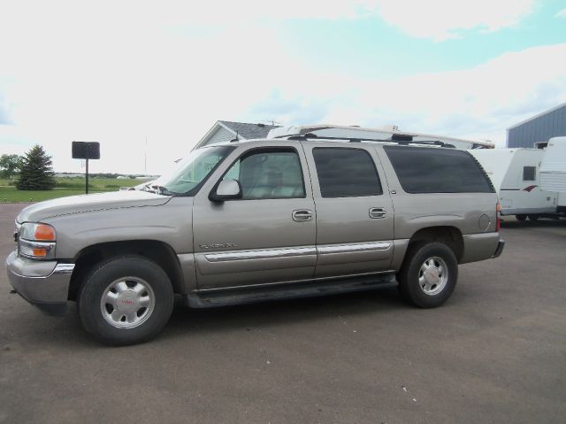 GMC Yukon XL 2002 photo 2