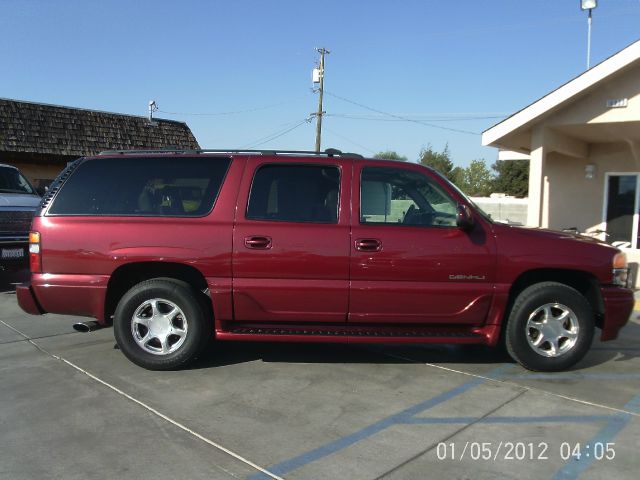 GMC Yukon XL 2002 photo 2