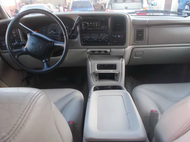 GMC Yukon XL 2002 photo 3