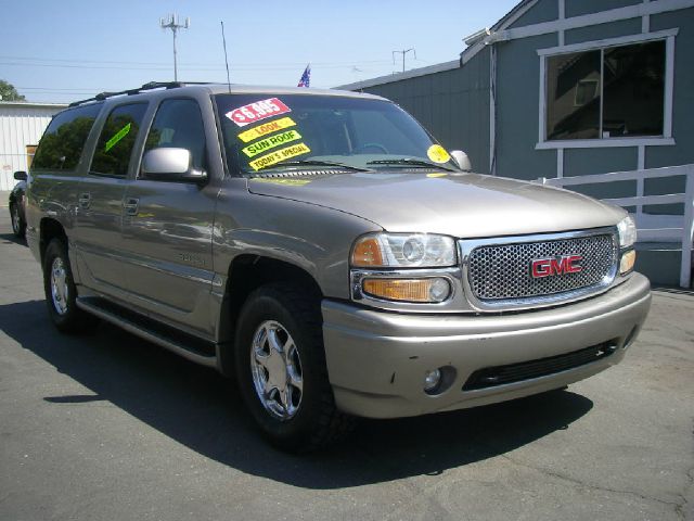 GMC Yukon XL EX Sedan 4D SUV