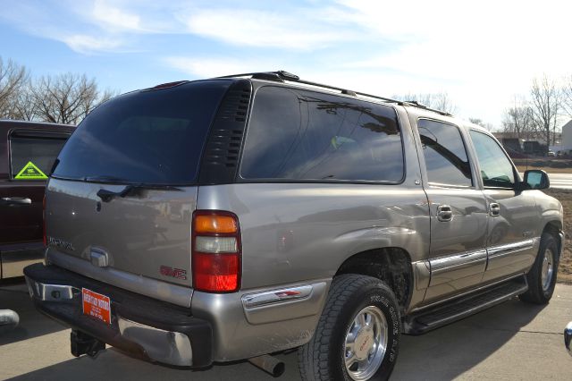 GMC Yukon XL 2002 photo 2