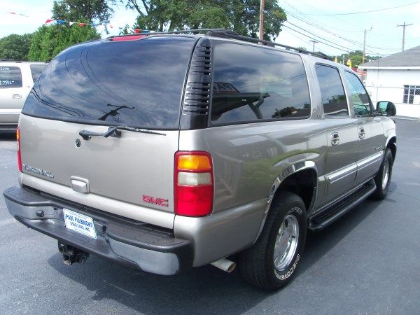 GMC Yukon XL 2002 photo 2