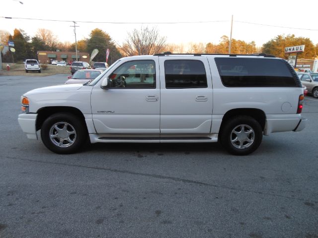 GMC Yukon XL 2002 photo 4